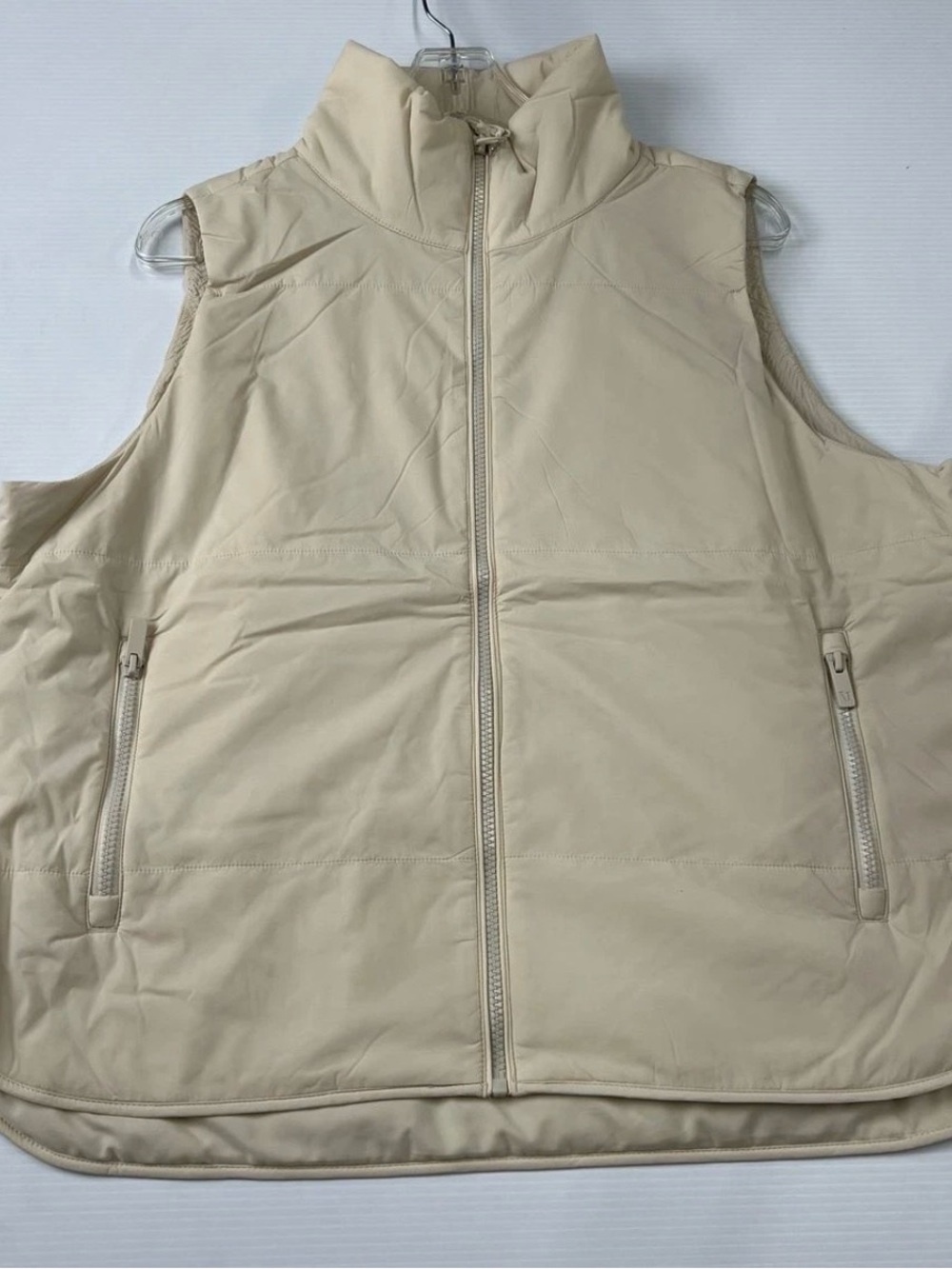 Vouri canon, puffer vest, extra large new with tags